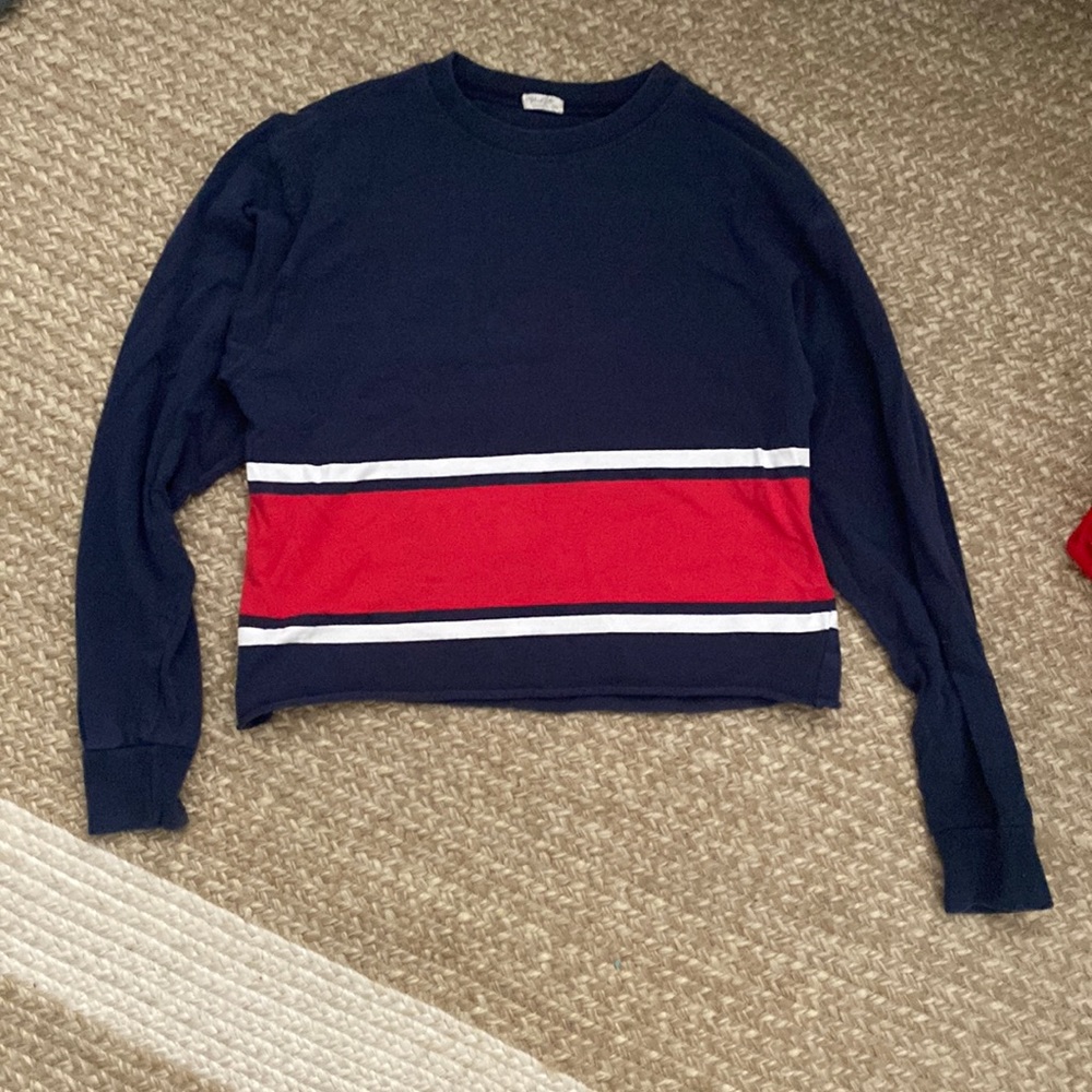 One size, long sleeve brandy melville tee.